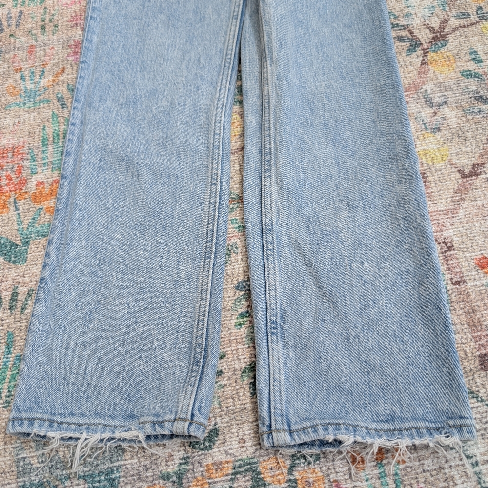 Abercrombie and Fitch Ultra High Rise 90s Straight Jean - Picture 7 of 10